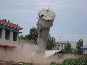 西安烟囱水塔拆除公司电话☎181-3382-0293☎专业水塔拆除烟囱拆除施工工程队